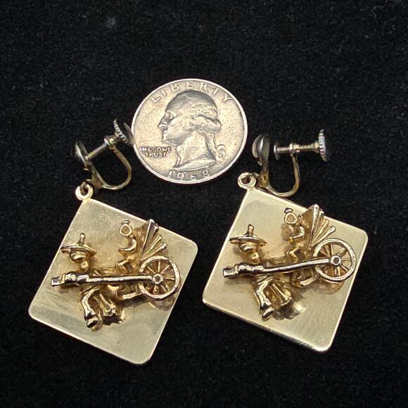 Vintage Rickshaw Screw Back Earrings Gold Tone Japan Asian Carriage - Picture 5 of 7